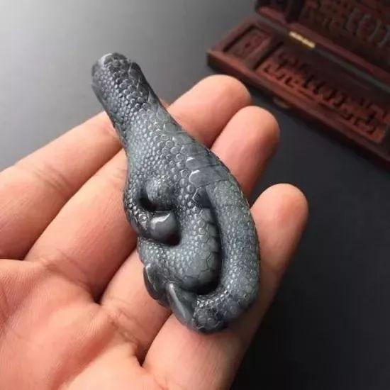 乌鸡种翡翠手镯