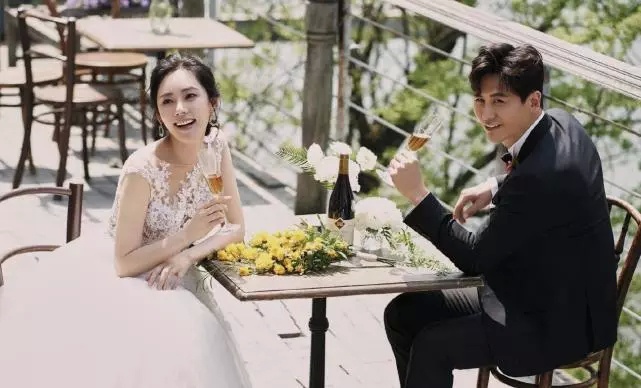秋瓷炫于晓光婚纱照曝光，两人脸上写满幸福为5月29日婚礼预热