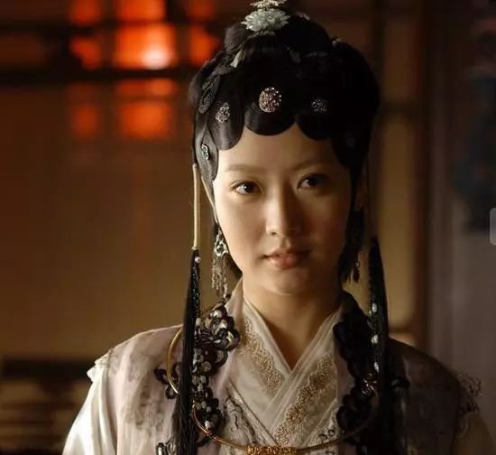白冰奉女成婚，嫁男模！一出道合作范冰冰的好资源全没了？