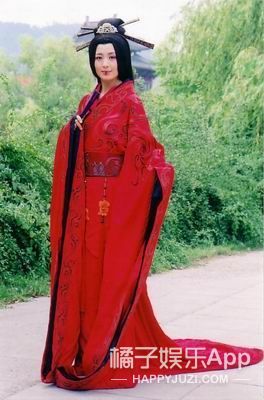 还记得《十八岁的天空》里美术老师魏琳吗？她现在好年轻啊