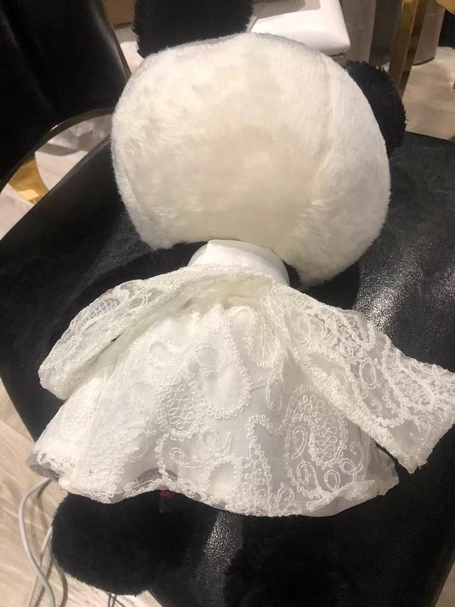 卖了钟汉良的礼物，吴昕连上6个热搜，沈梦辰陈乔恩也被骂，明星到底该怎么卖闲置？