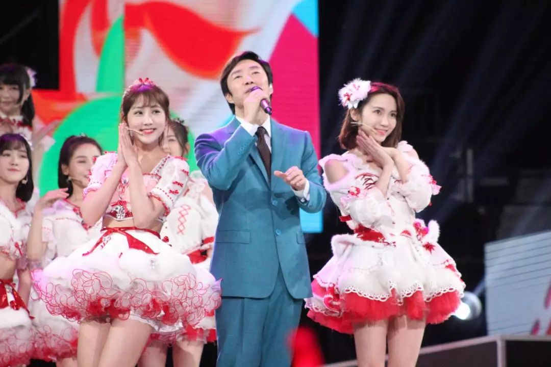 成都老中青三代 为什么爱好这么和谐？