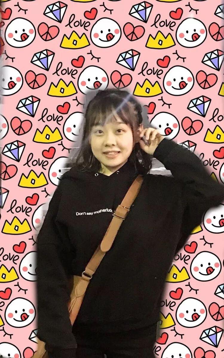 她们竟不输网红，一个嫩成翻版lisa ，一个秒变寡姐！