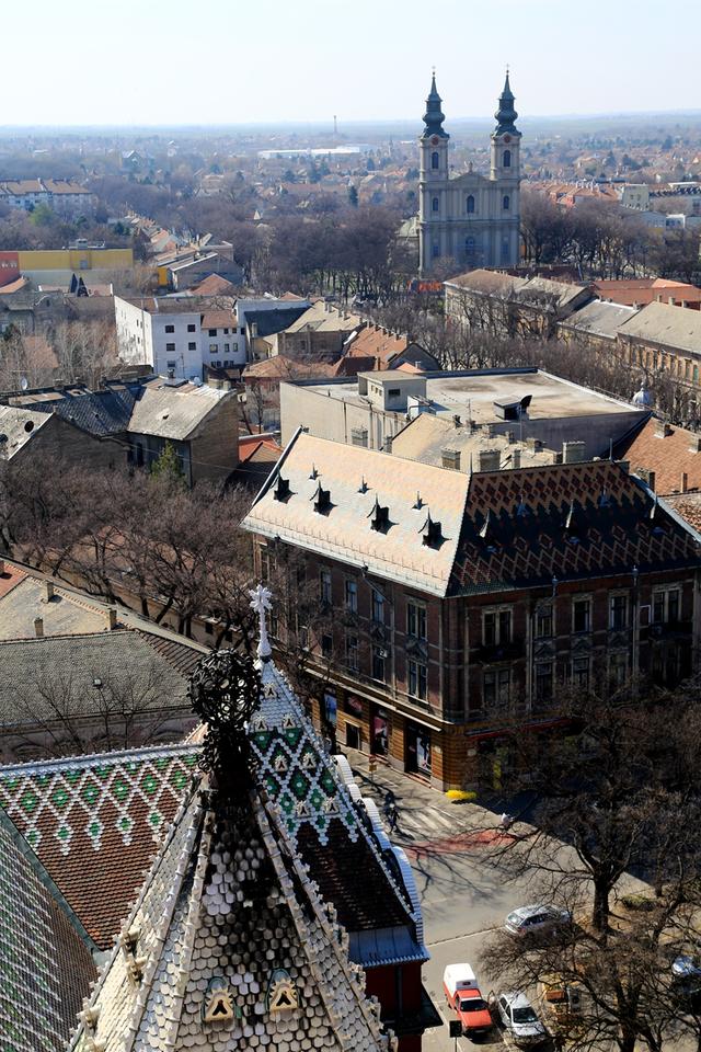 塞尔维亚最神秘的艺术小城,一半居民说外语,地标建筑是“混血”