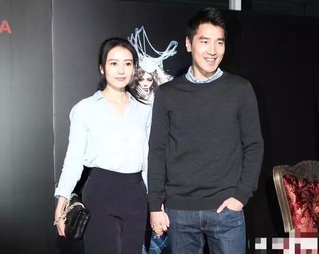 高圆圆赵又廷亲手准备女儿满月礼盒 小公主英文名正式曝光