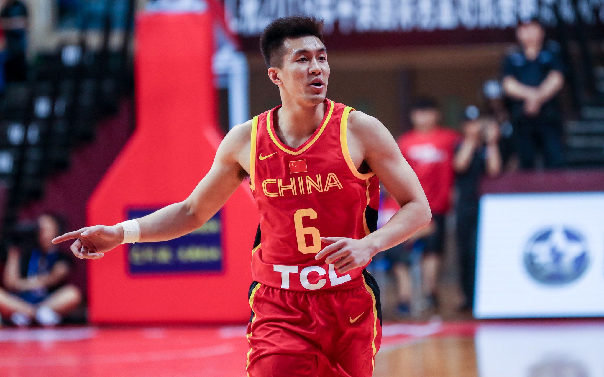 中国男篮迎回郭艾伦周鹏出征夏季联赛前名单将有调整