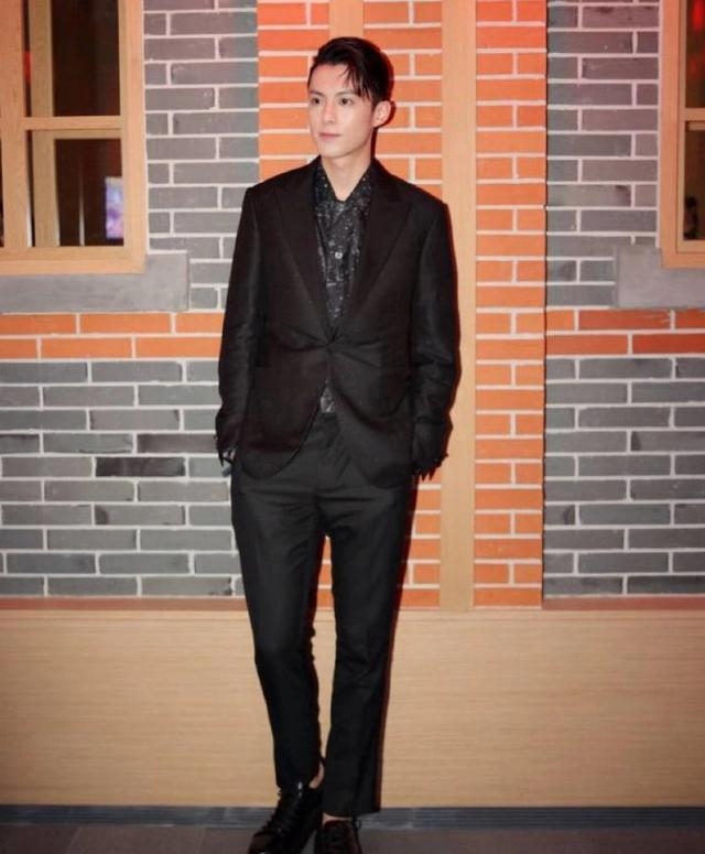 众星出席活动,张曼玉“惊喜”现身,孙俪与新婚的唐嫣比美!