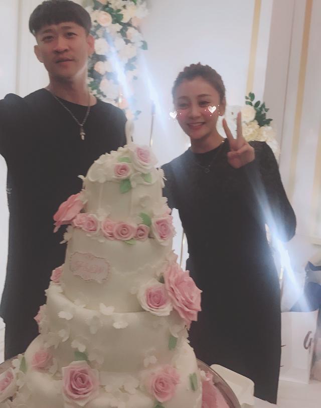 曹云金老婆唐菀早就发现他不忠?不久前发微博暗讽某人会编故事