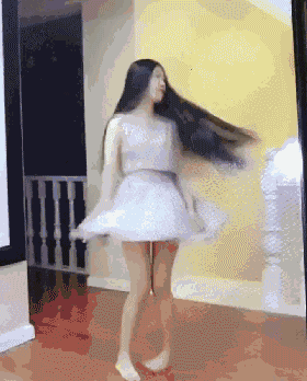 搞笑gif:你知道吗,全校的同学都在嫉妒你的舞姿