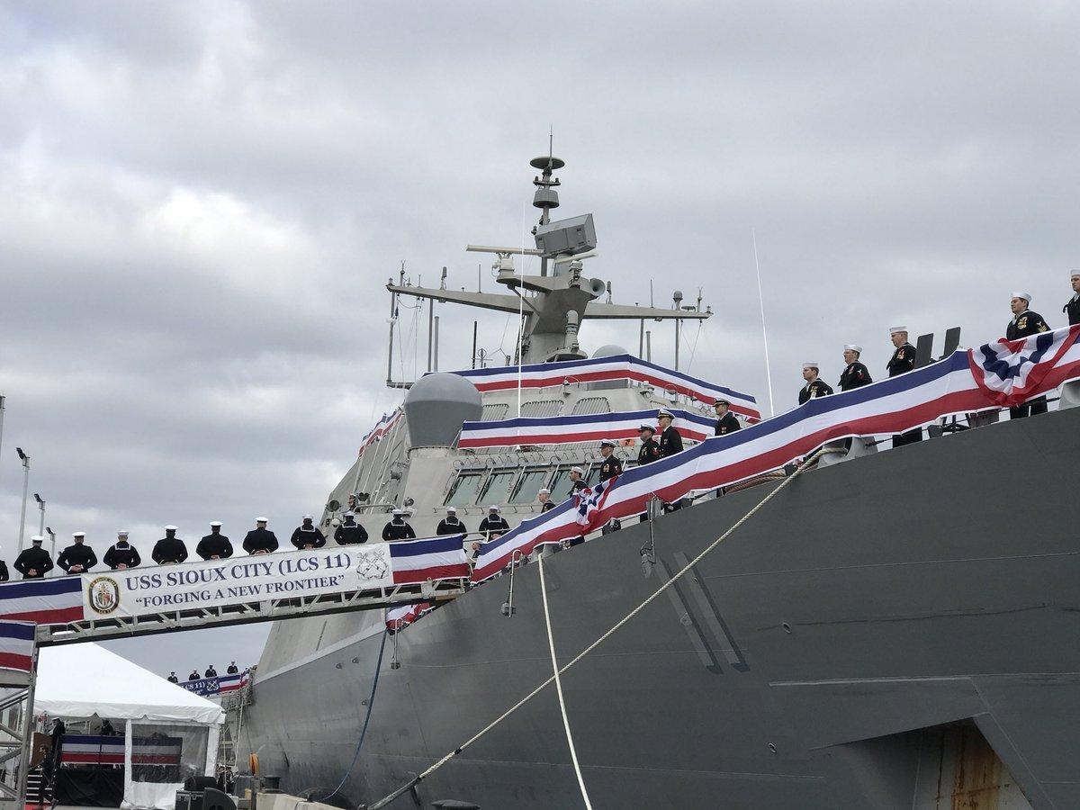 美海军最新科幻战舰服役，造价接近052D，火力却没比056强