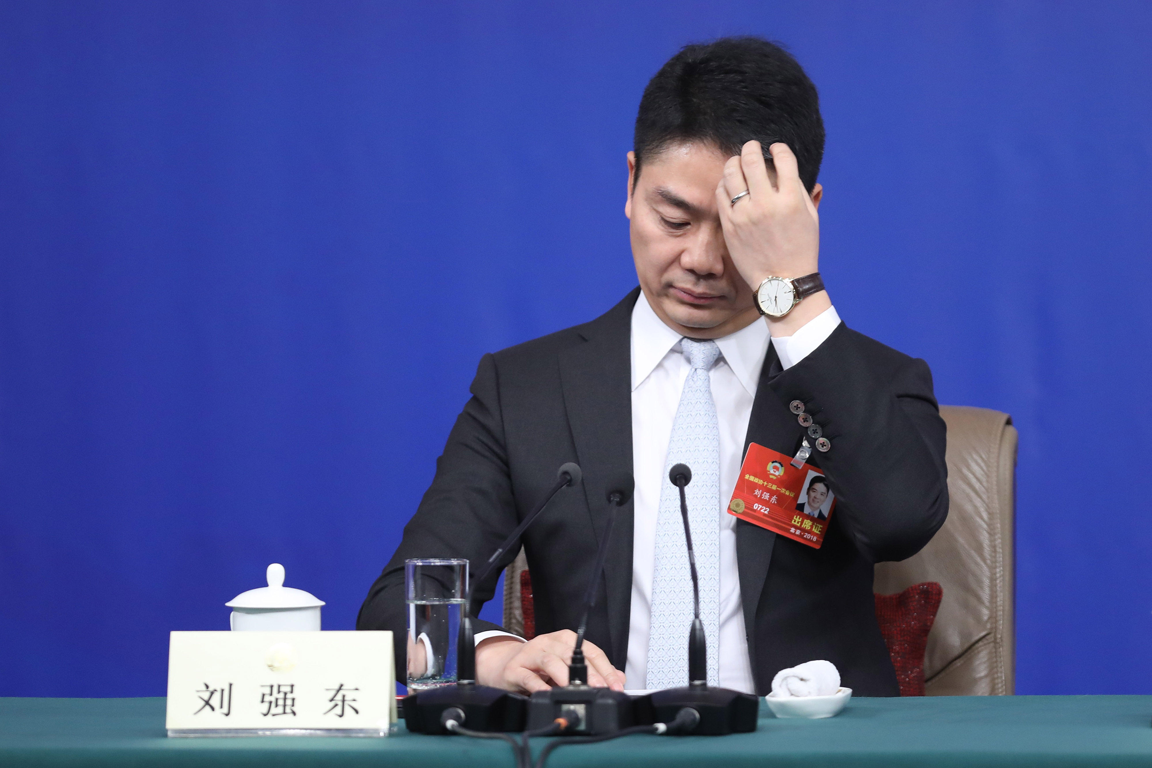 苹果领跌科技股，52天蒸发2.7个茅台市值，京东近破发