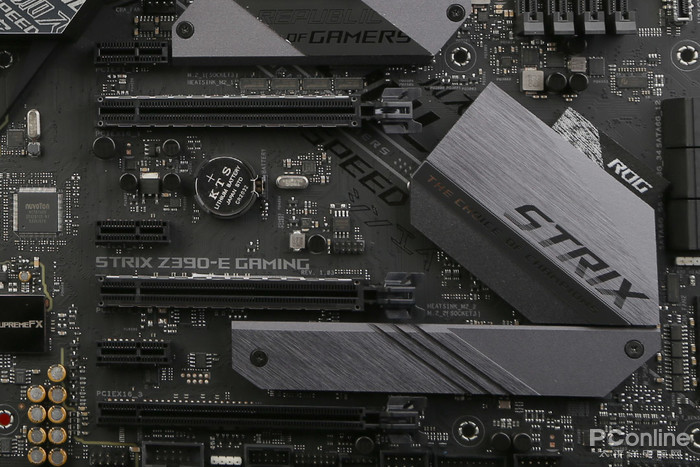 华硕ROG STRIX Z390-E GAMING主板评测：极致电竞 炫光图腾