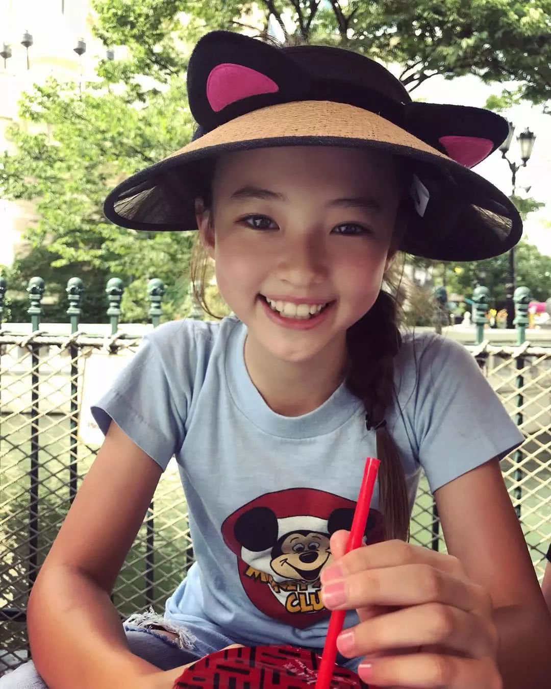 这位10岁的小女孩才是堕入凡间的天使吧