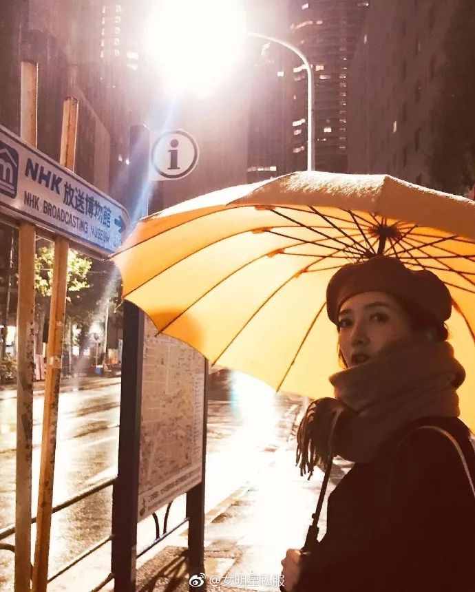 江疏影模仿高圆圆成新一代街拍女王，颧弓宽度也要赶超整前的她？