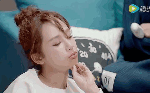 微笑唇就属于m唇,化起唇妆来可清纯可性感,可以说是娱乐圈众多女明星