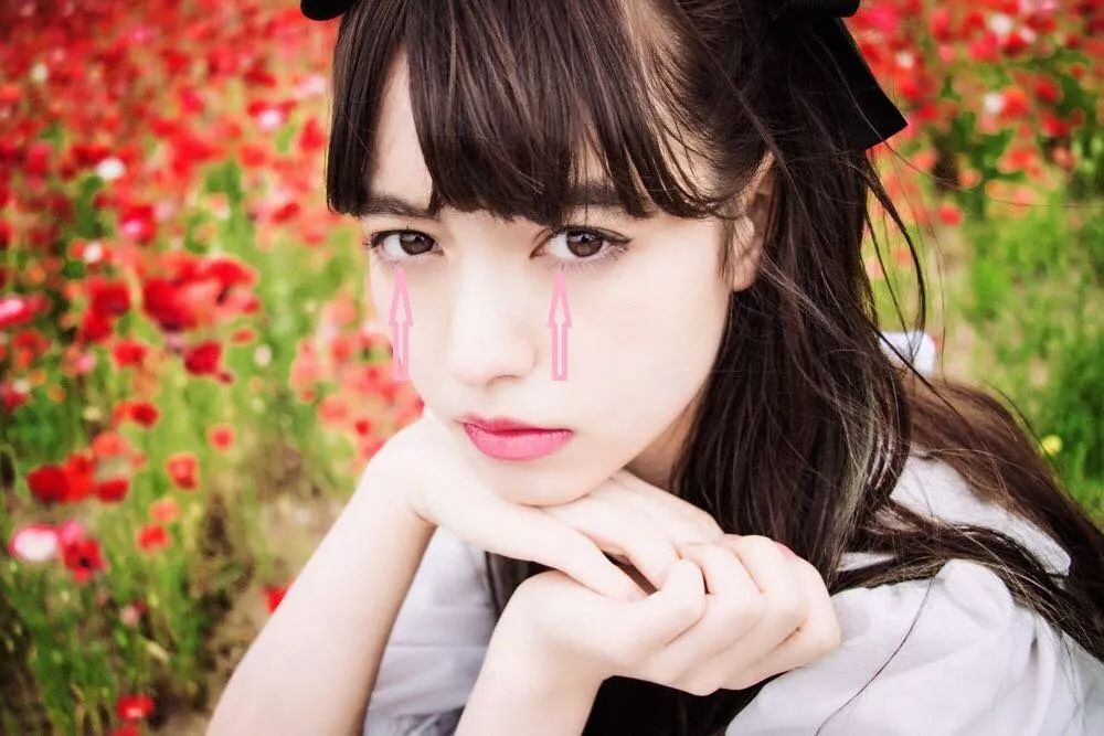 日本爆红的洛丽塔美少女，真人版混血芭比，靠漫画眼成新晋宅男女神！