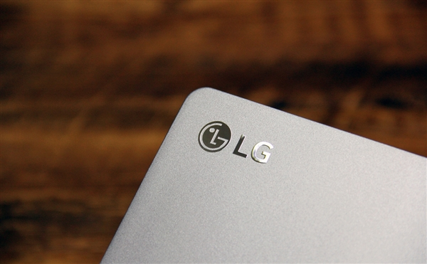 LG17英寸的笔记本竟然与MacBook Air比体重