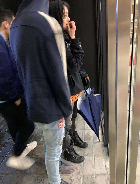 郑爽这次恋爱也太甜了，不是雨中漫步就是骑行