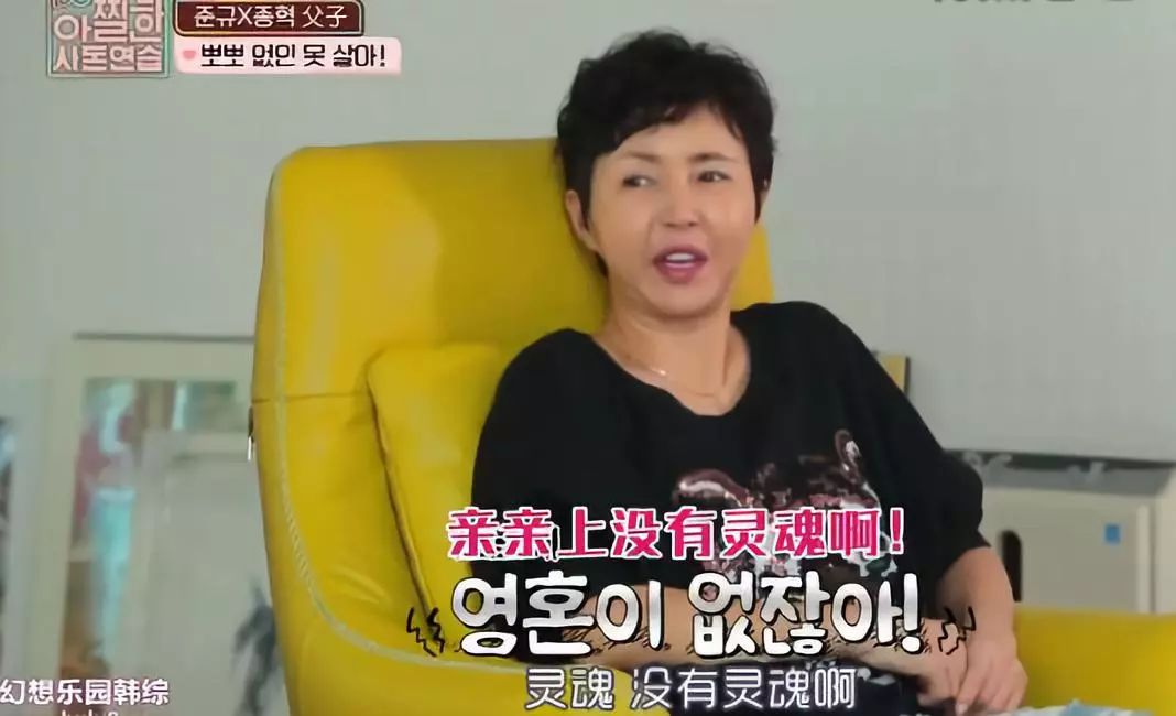 父亲21年与儿子坚持嘴对嘴亲，这么奇葩的事都有？