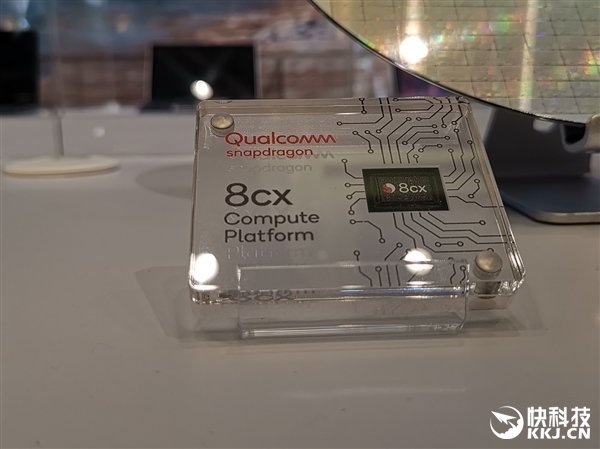 骁龙8cx晶圆、笔记本欣赏：50％电量能用一整天