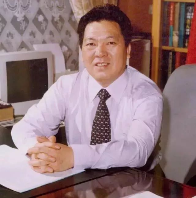 钢铁之王，手无寸铁