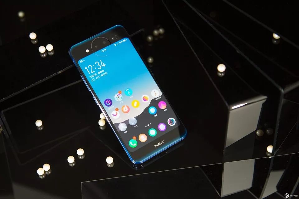 vivo NEX 双屏版图赏：既是实力派，也是「双面派」