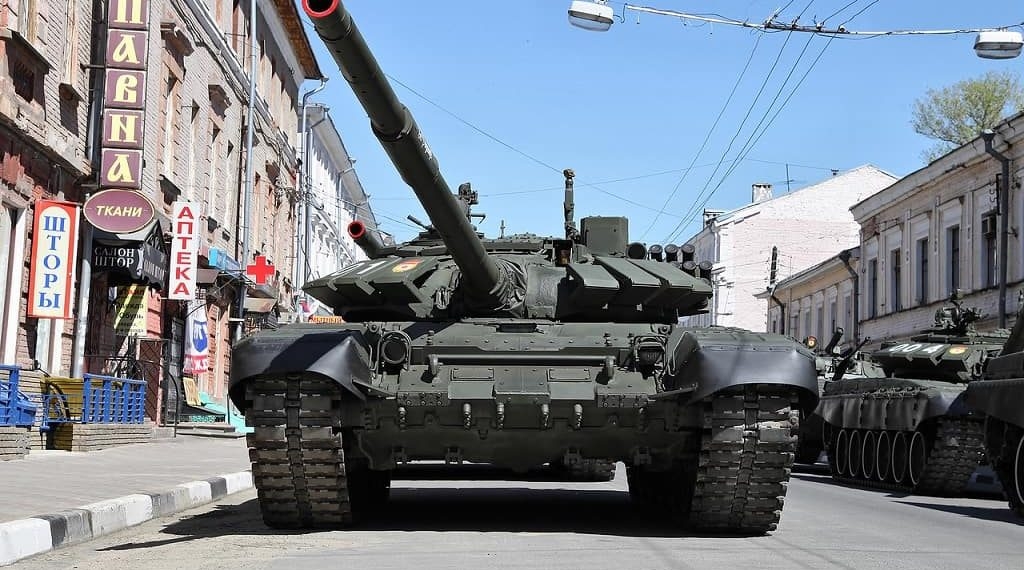 与乌克兰接壤的俄罗斯坦克编队收到20余辆T-72B3现代化坦克