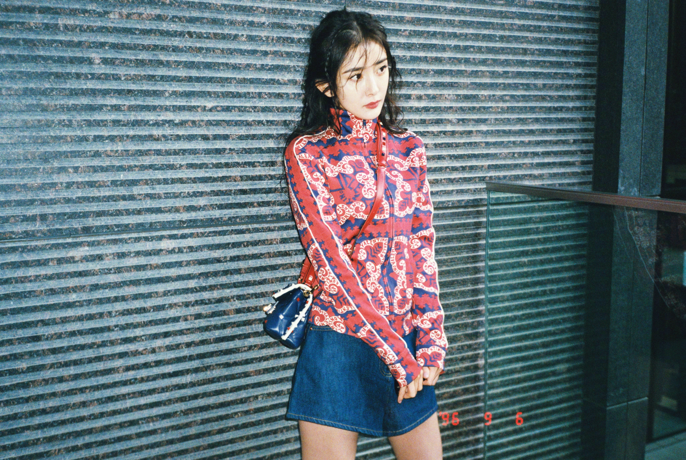 杨幂的这组竹林写真好美!复古又灵动 怎么看都