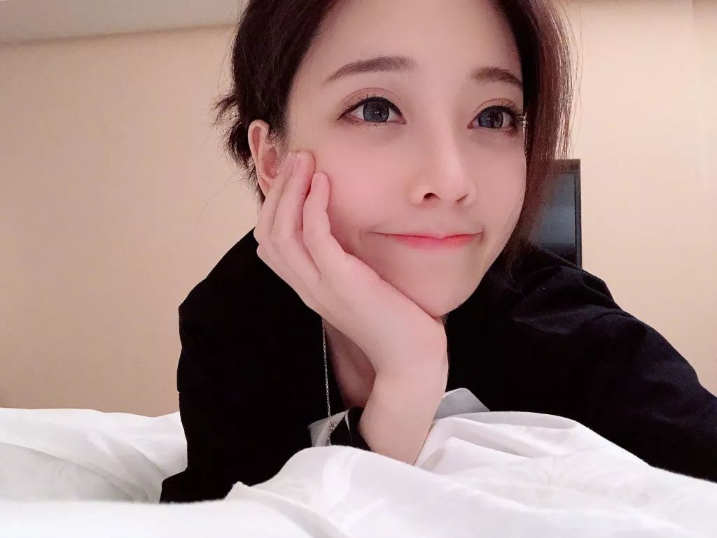 学猫叫红遍南韩，踢掉火箭少女，还扯上了张艺兴！斗鱼一姐真的火了？