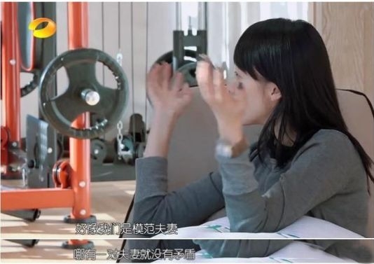 又挖出一宝藏女孩，相识15天就订婚，还和薛之谦胡彦斌爱过