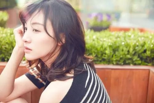 又挖出一宝藏女孩，相识15天就订婚，还和薛之谦胡彦斌爱过