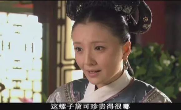 佟丽娅这种神仙都hold不住刷爆朋友圈的故宫口红？吴谨言却赢了…