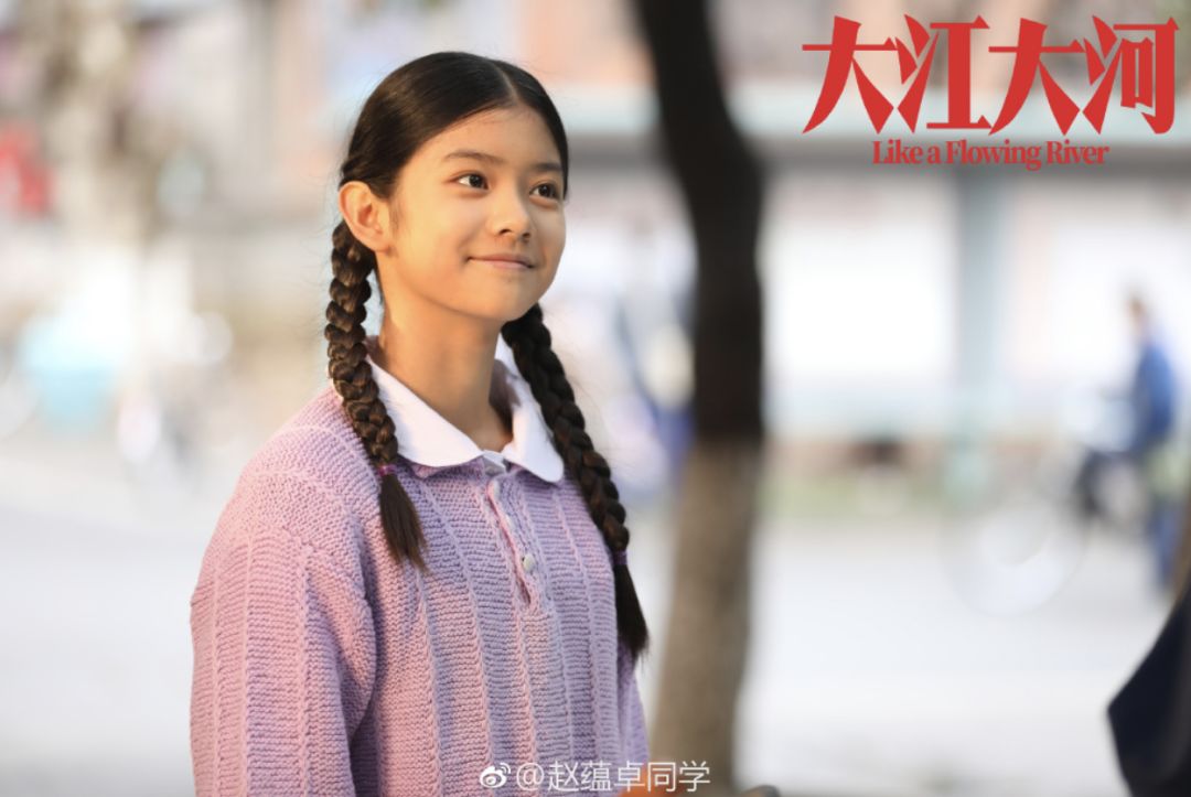 才13岁！就美到能演佟丽娅的少女期还搭档李易峰，什么来头？