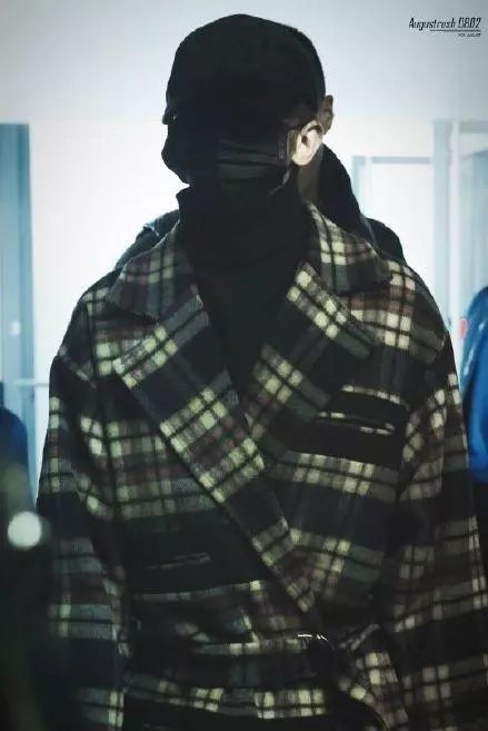 蔡徐坤朱一龙吴亦凡…这个冬天男星“不要脸”了，女星也不露腿了