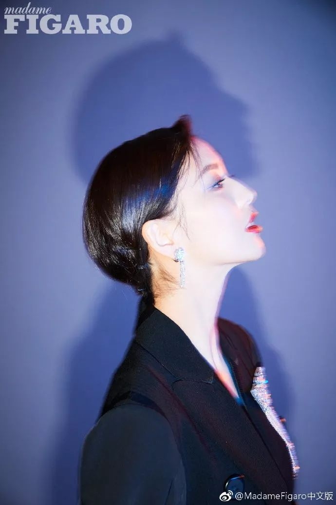 关晓彤北京大妞造型获封“出道最佳”，最新一波小花美照你pick谁