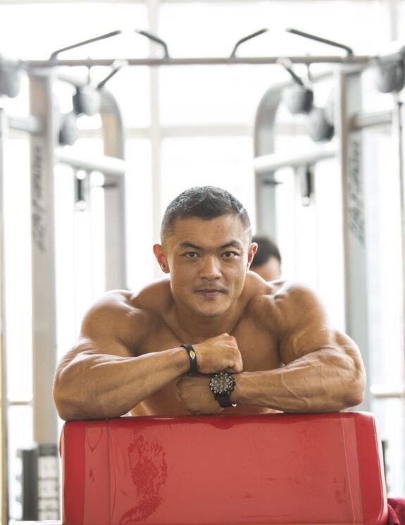 五大最健美肌肉男警察,中国山东小伙丝毫不逊色于欧美肌肉男!