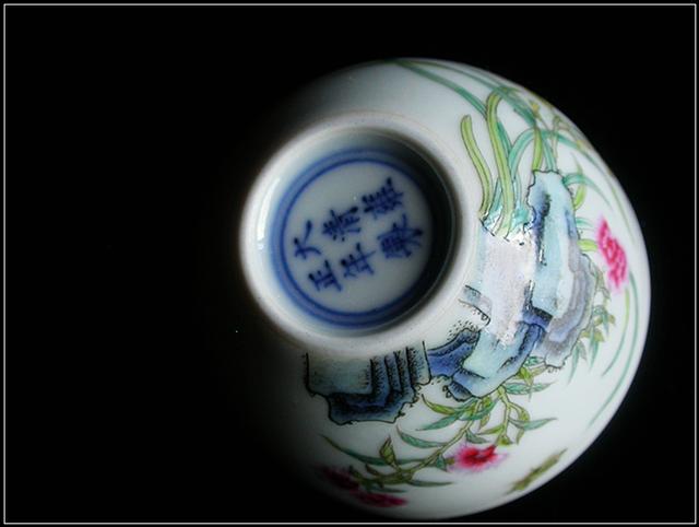 小而美的诱惑,赏雍正珐琅彩花卉纹卧足杯