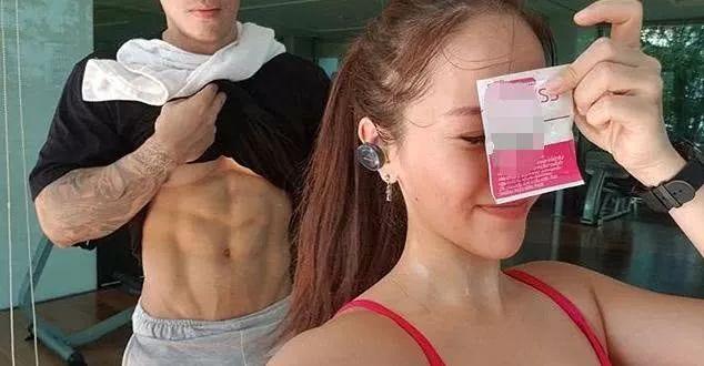 从杀马特变成天使脸蛋魔鬼身材网红，变化巨大令人头皮发麻！