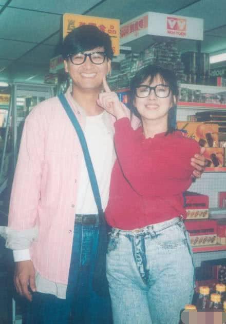 51岁王祖贤减肥成功自信秀长腿，近照还意外曝光其加拿大豪宅