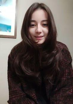 热巴最新直播自爆从小到大最自卑的颜值bug！竟然不是鼻子…