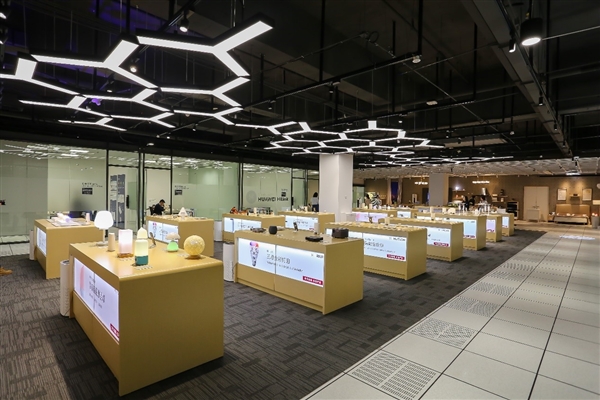 华为IoT方舟实验室首次公开：1000平米 全球最大