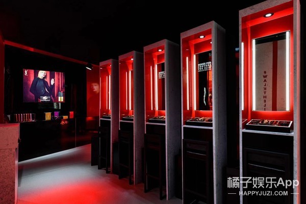 YSL细管哑光口红不羁前行快闪店首站