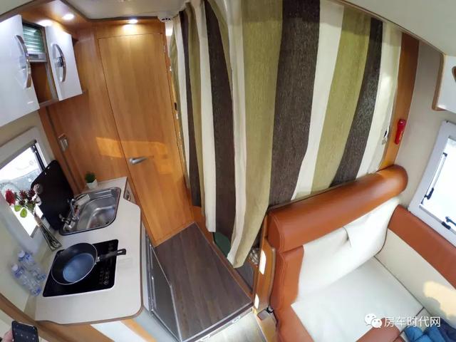 内饰布局曝光 新星奔驰T600风尚款重装上市