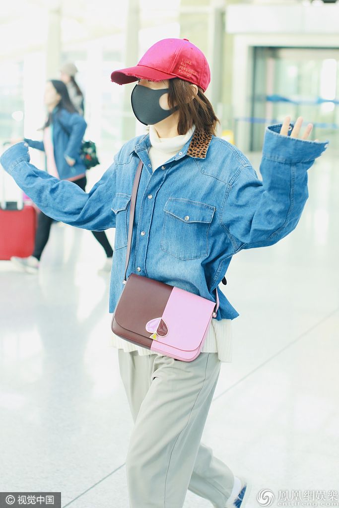 衣品在线!吴昕私服遭吐槽退出咸鱼 穿牛仔青春范变机场达人