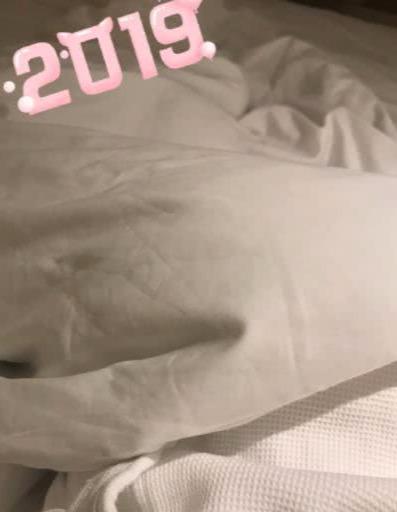 王思聪三亚携新女友晒合照并嚗床照,网友直言太直接想红想疯了吧