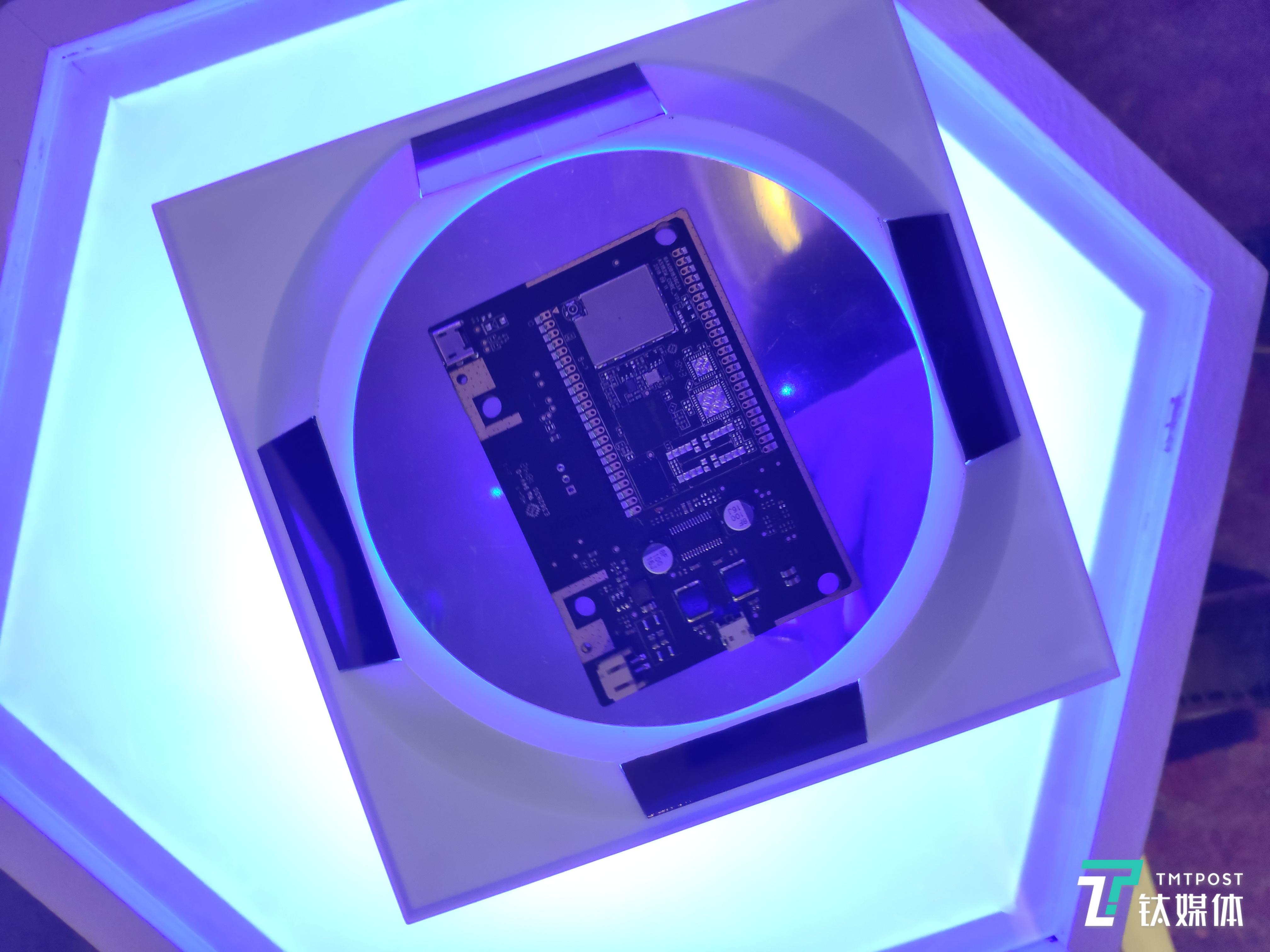 思必驰发布AI芯片，补齐智能语音最后一环 | 钛快讯