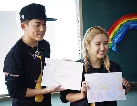 苏醒何洁联手炒作?秦岚挑战话剧综艺?金世佳