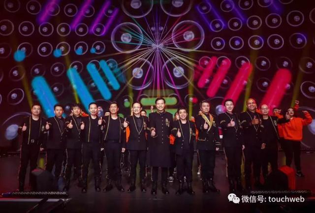 小米年会现场曝光：雷军何小鹏向员工送出21辆小鹏汽车