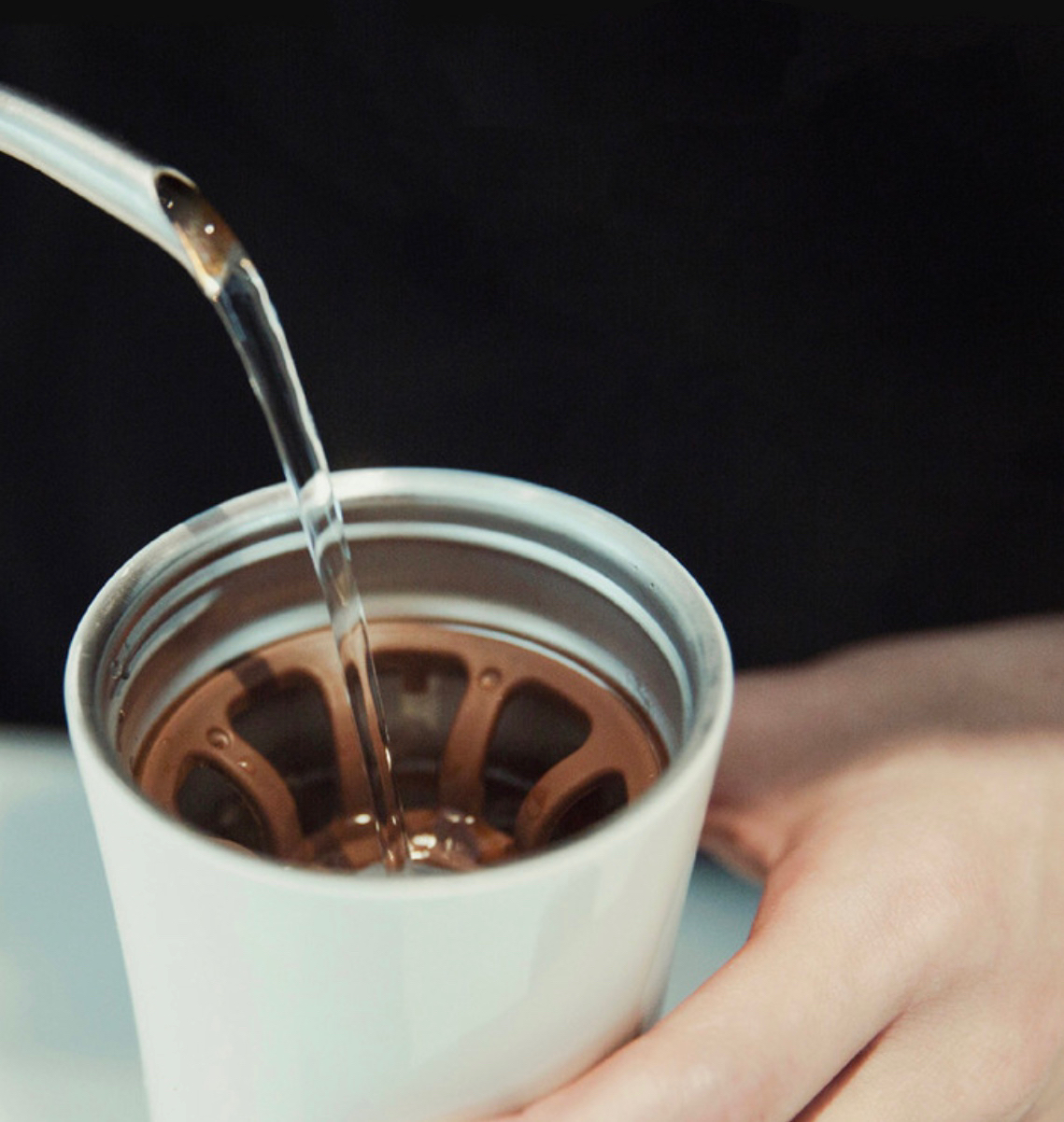 既能保温锁冷，还能萃取咖啡，黑科技智能保温杯科技党必备 | 钛空舱