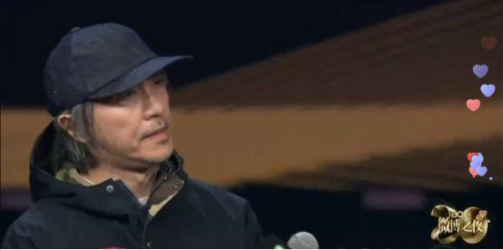 微博之夜看点多：王思聪嚼口香糖，杨幂挤C位，周星驰尴尬试戏！